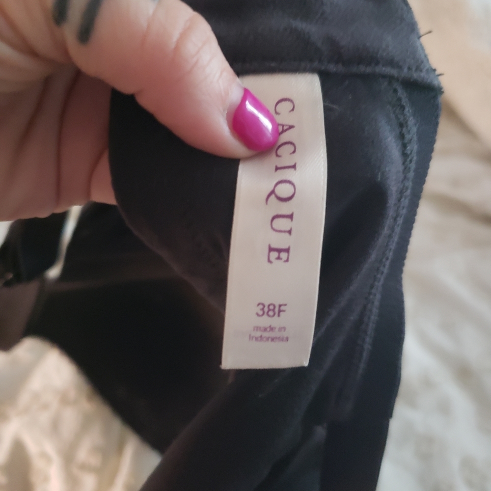 38F Black Cacique Bra
